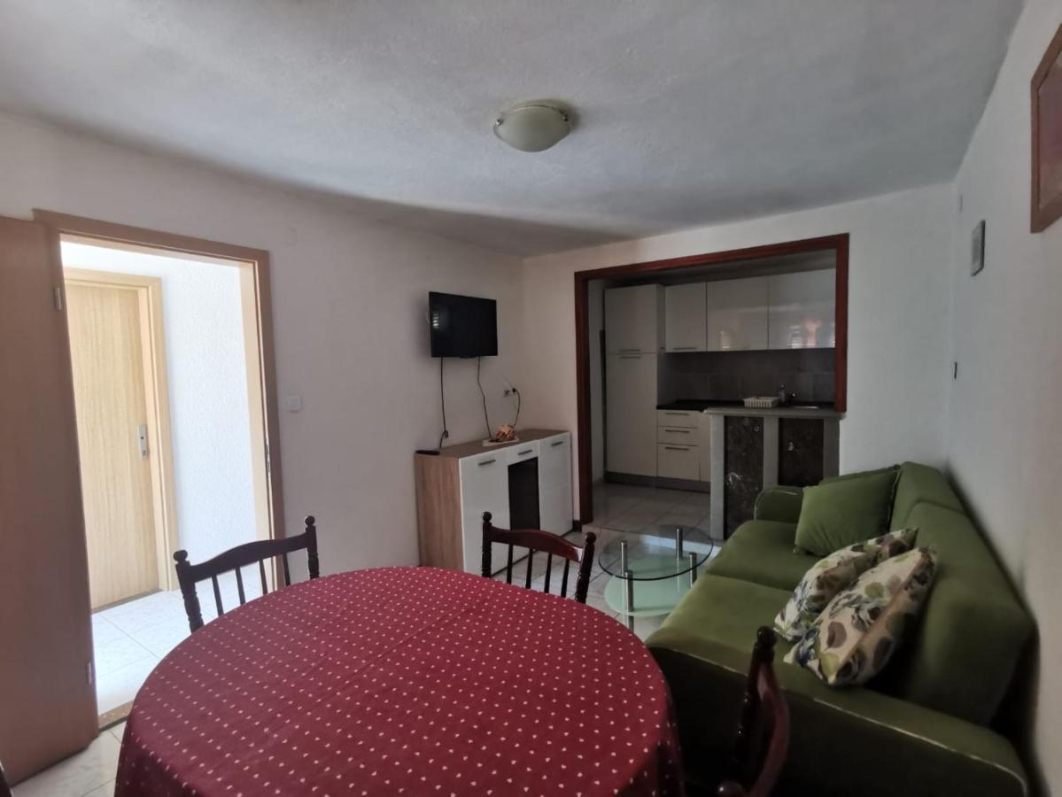 Apartmani Franceska Бол Екстер'єр фото