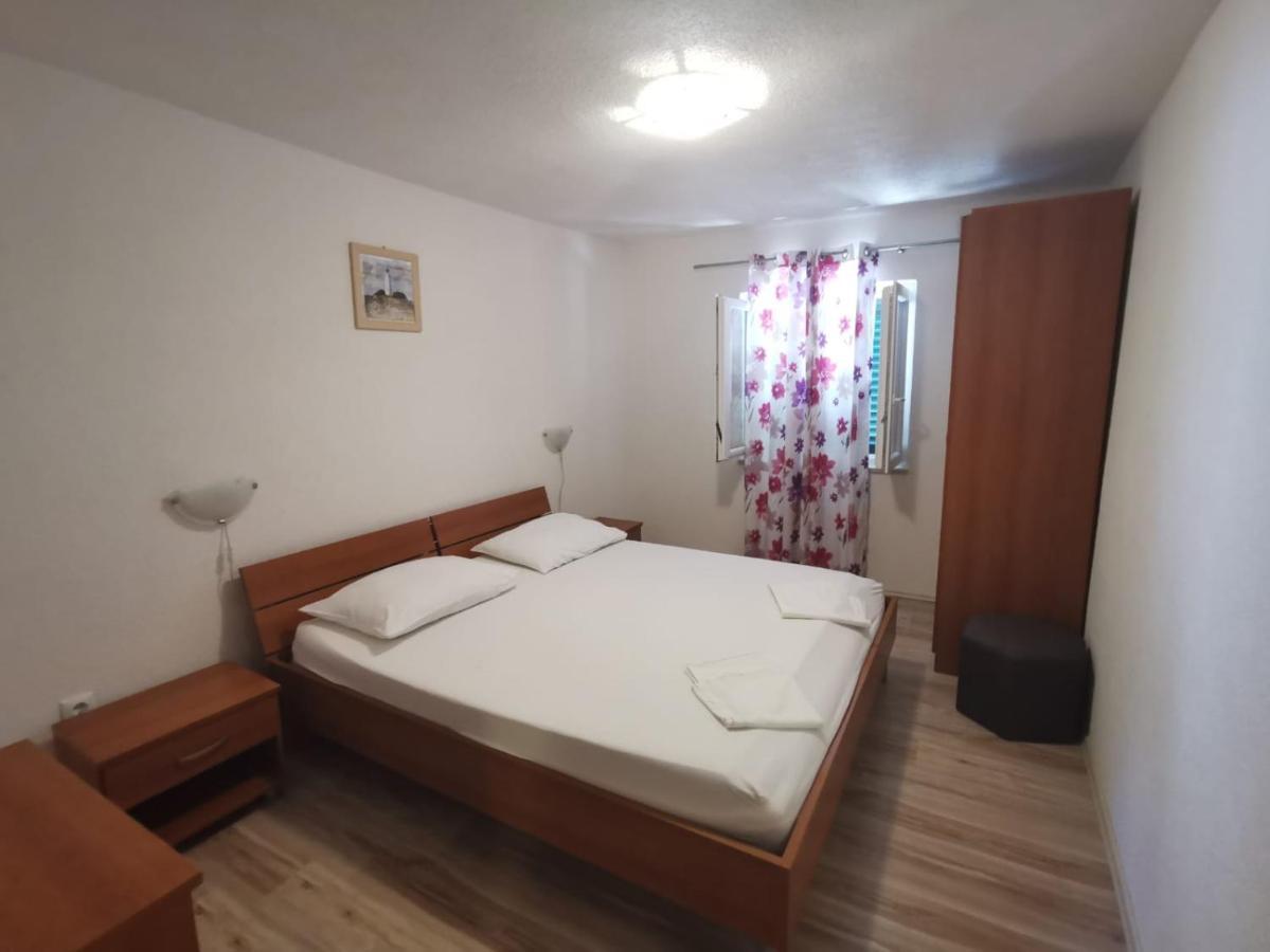 Apartmani Franceska Бол Екстер'єр фото