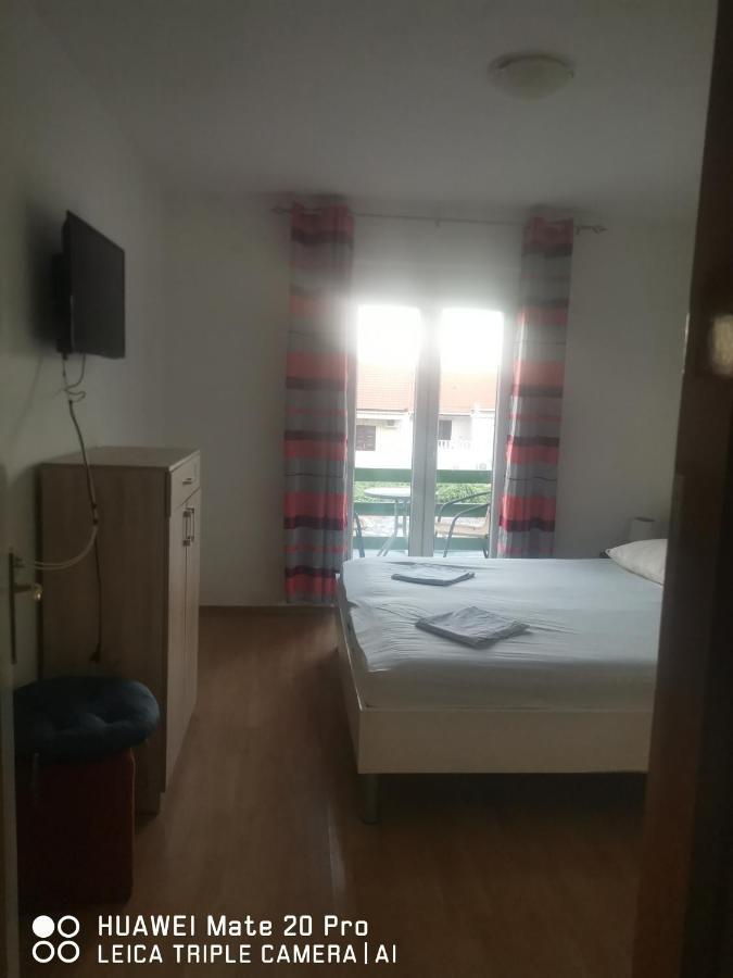 Apartmani Franceska Бол Екстер'єр фото