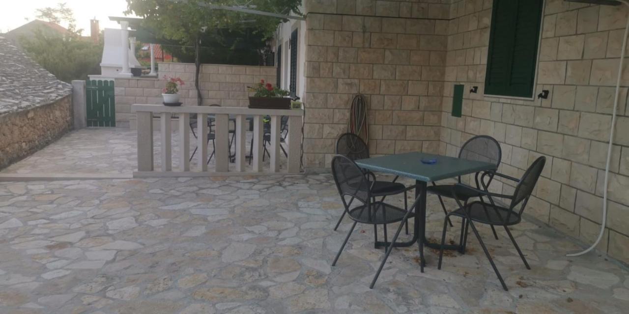 Apartmani Franceska Бол Екстер'єр фото