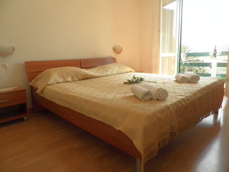 Apartmani Franceska Бол Екстер'єр фото